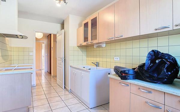 Appartement à louer    4 pièces • 71,40 m2 Arpajon-sur-Cère