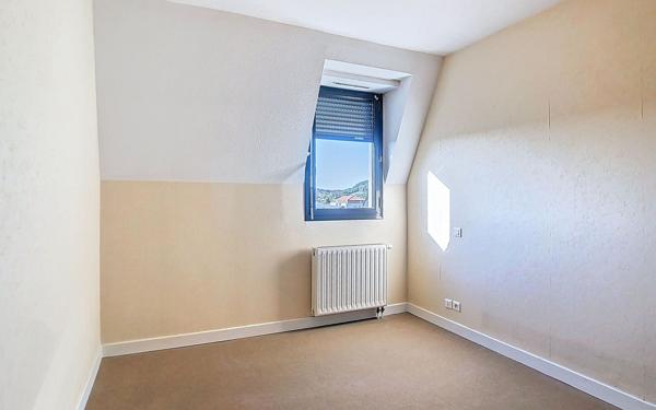 Appartement à louer    4 pièces • 71,40 m2 Arpajon-sur-Cère