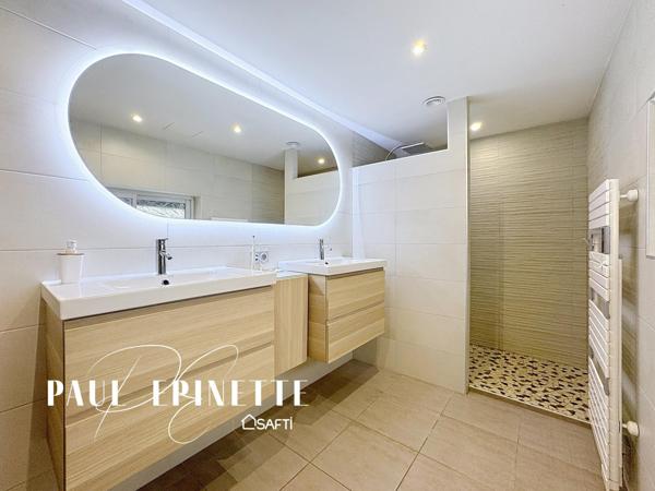 Ferme rénovée avec annexes