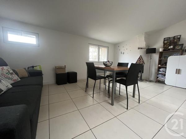 Appartement T5 à vendre  5 pièces - 88,75 m 2   LUNEL  - 34