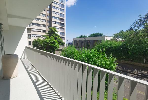 Proche Métro 11 - Appartement 4 pièces