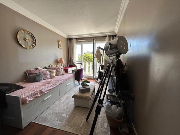 Proche Métro 11 - Appartement 4 pièces