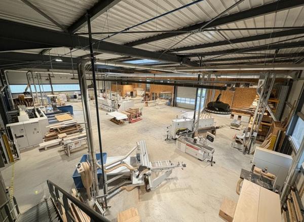 PONTPOINT - Local d'activité 1.770 m² sur 6.000 m² de terrain