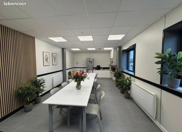 PONTPOINT - Local d'activité 1.770 m² sur 6.000 m² de terrain