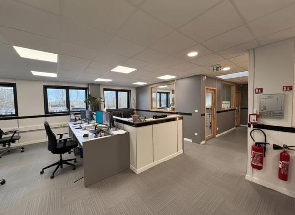 PONTPOINT - Local d'activité 1.770 m² sur 6.000 m² de terrain