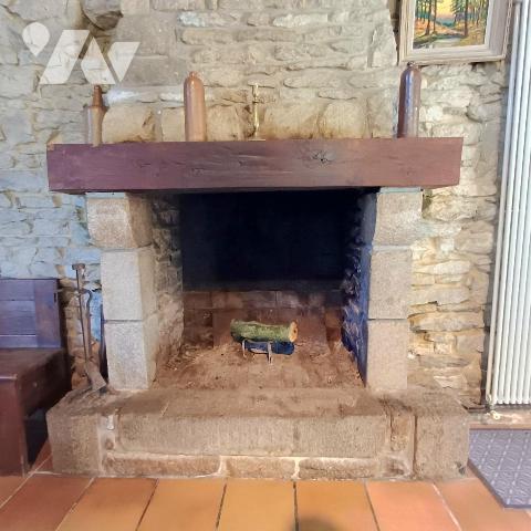 Maison en pierre - Charme et potentiel - Proche centre de Guidel