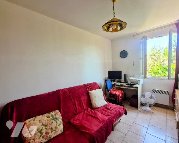 Vidauban – Ensemble immobilier sur 3 450 m² avec maison, piscine, T2 loué et studio indépendant