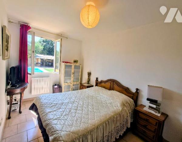 Vidauban – Ensemble immobilier sur 3 450 m² avec maison, piscine, T2 loué et studio indépendant