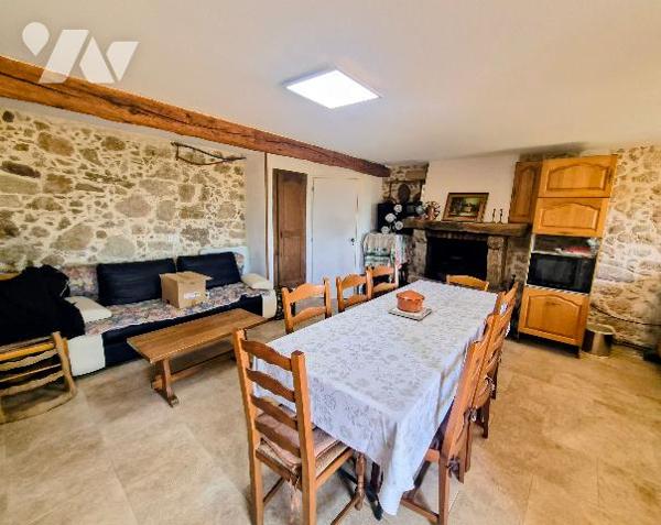 Vidauban – Ensemble immobilier sur 3 450 m² avec maison, piscine, T2 loué et studio indépendant