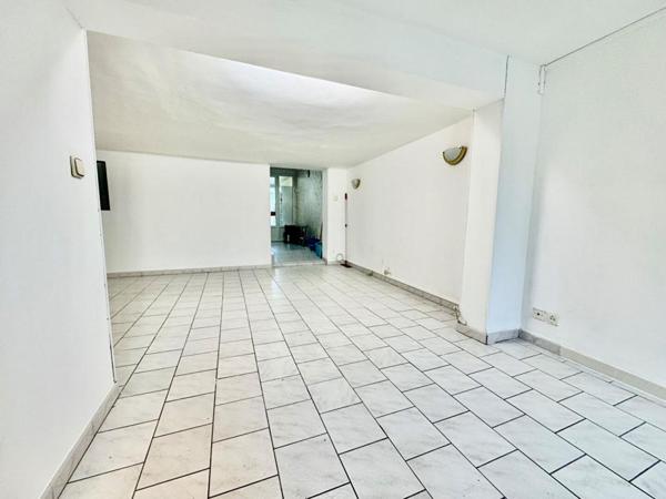 Maison à LONGUEAU  105m2, ( 3 chambres avec possibilité  d'une 4eme) , jardin , cabanon  20m2