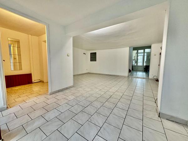 Maison à LONGUEAU  105m2, ( 3 chambres avec possibilité  d'une 4eme) , jardin , cabanon  20m2