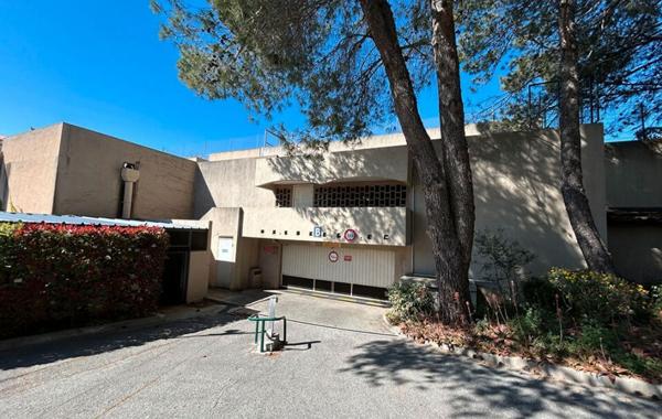 EXCLUSIVITE L'Adresse Garage fermé à vendre
