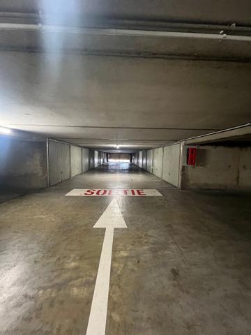 EXCLUSIVITE L'Adresse Garage fermé à vendre