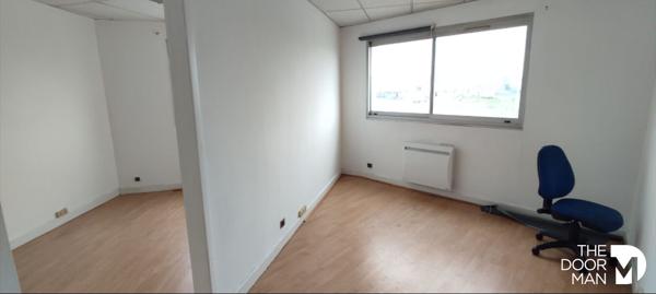 Locaux commerciaux - À louer - 23 m² - COIGNIERES | The Door Man