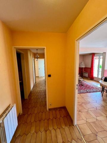Appartement Guilherand Granges 5 pièce(s) 93 m2, garage, cave