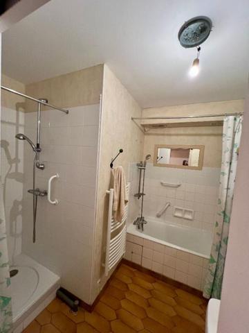 Appartement Guilherand Granges 5 pièce(s) 93 m2, garage, cave