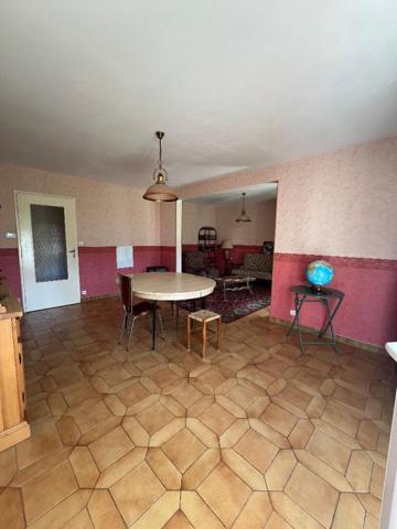 Appartement Guilherand Granges 5 pièce(s) 93 m2, garage, cave