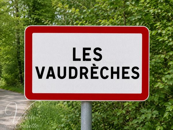 Vente Terrain Collobrières (83610) – Parcelle Forestière de 4,1 Hectares avec Rivière