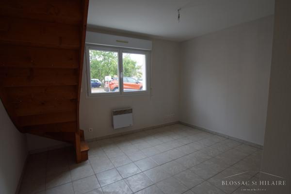 Buxerolles appartement 2 pièce(s) 37.46 avec parking
