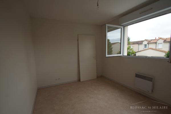 Buxerolles appartement 2 pièce(s) 37.46 avec parking