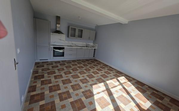 Maison à louer    4 pièces • 163 m2 Contilly