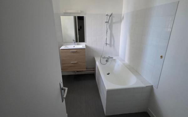 Maison à louer    4 pièces • 163 m2 Contilly