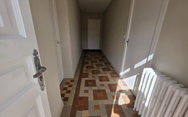 Maison à louer    4 pièces • 163 m2 Contilly