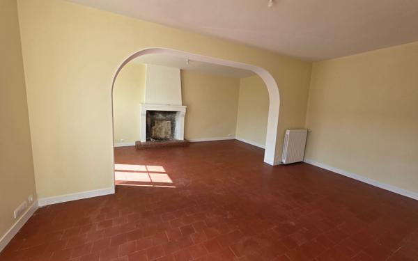 Maison à louer    4 pièces • 163 m2 Contilly