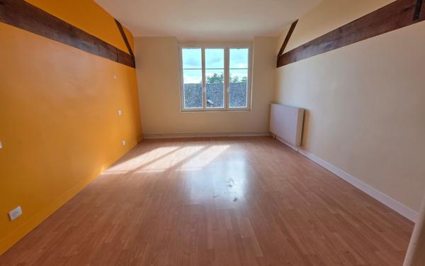 Maison à louer    4 pièces • 163 m2 Contilly