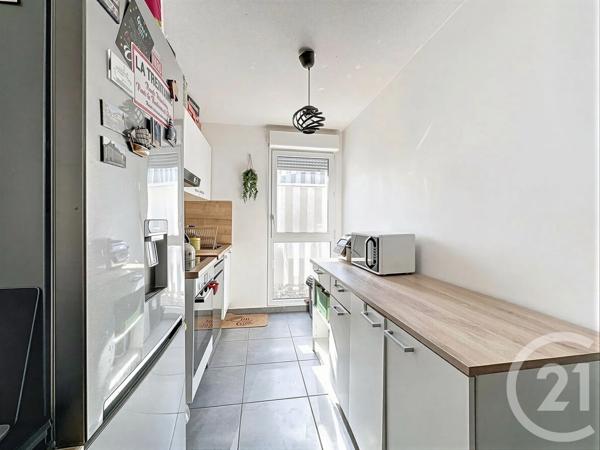 Appartement F3 à vendre  3 pièces - 67 m 2   CHASSE SUR RHONE  - 38