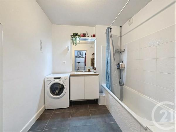 Appartement F3 à vendre  3 pièces - 67 m 2   CHASSE SUR RHONE  - 38