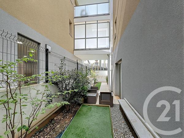 Appartement F3 à vendre  3 pièces - 67 m 2   CHASSE SUR RHONE  - 38