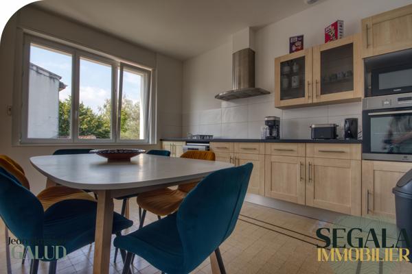 CHAMBRE MEUBLÉE AVEC SALLE D'EAU PRIVATIVE – 480 € CC – À 5 MIN DE LA FAC