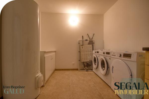 CHAMBRE MEUBLÉE AVEC SALLE D'EAU PRIVATIVE – 480 € CC – À 5 MIN DE LA FAC