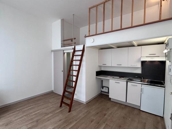A louer, studio mezzanine de 18m2 quartier République Beaux arts