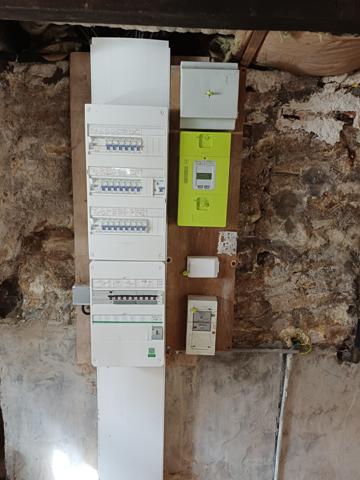 Plougasnou (29630) Plougasnou bourg, belle maison 1950 sur 1925 m2 de terrain constructible.4 chambres et un bureau. Double garag