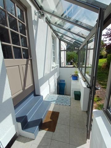 Plougasnou (29630) Plougasnou bourg, belle maison 1950 sur 1925 m2 de terrain constructible.4 chambres et un bureau. Double garag