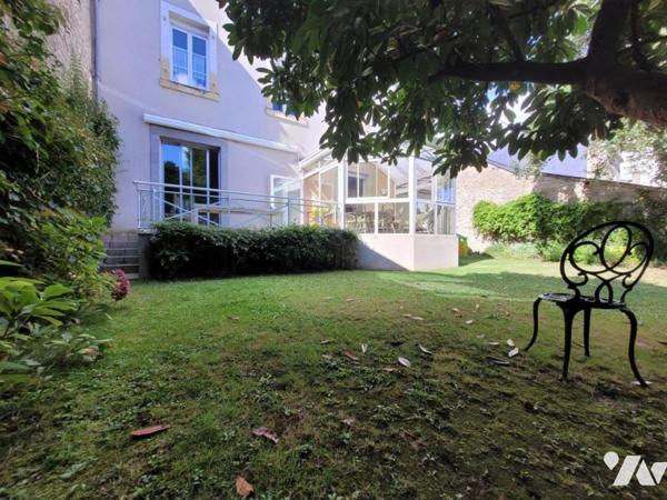 BORD DE MAYENNE - MAISON DE VILLE