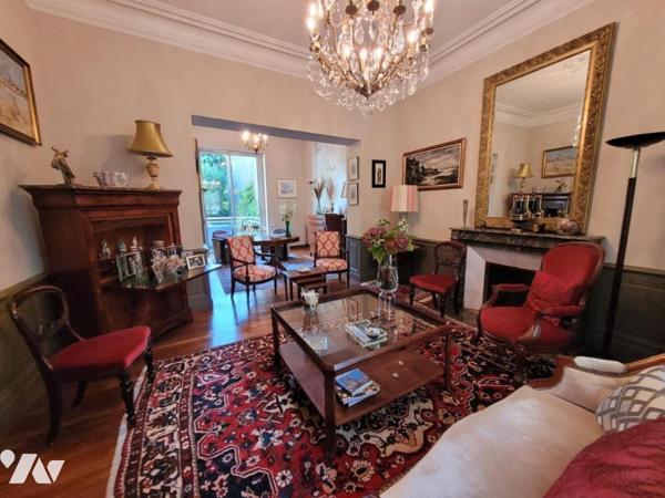 BORD DE MAYENNE - MAISON DE VILLE