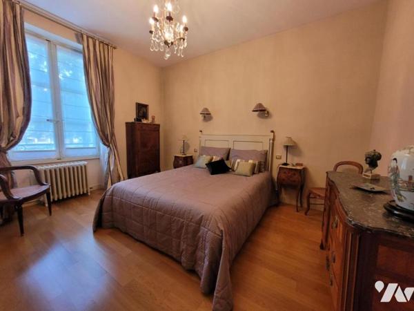 BORD DE MAYENNE - MAISON DE VILLE