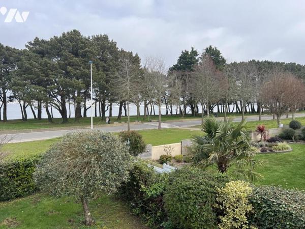 VUE SUR LA RADE ET PROCHE DU PORT DU KERNEVEL MAISON AVEC VIE DE PLAIN PIED LUMINEUSE