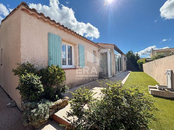 EGUILLES : centre village, maison de plain pied T5 de 106 m² + véranda sur terrain de 423 m²