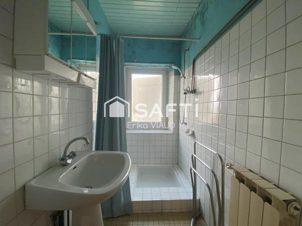 Maison et ses multiples dépendances sur 3700 m² cadastrés