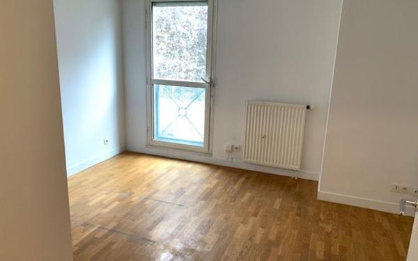 Appartement à louer    1 pièce • 19 m2 Châtillon