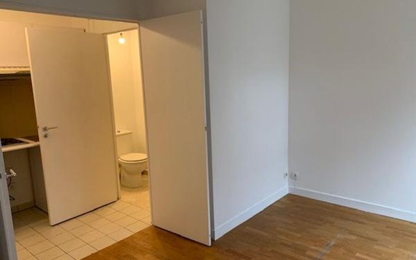 Appartement à louer    1 pièce • 19 m2 Châtillon