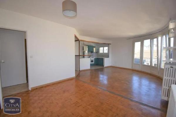 Appartement à louer 4 pièces 72.79m² Le Mans (72000)