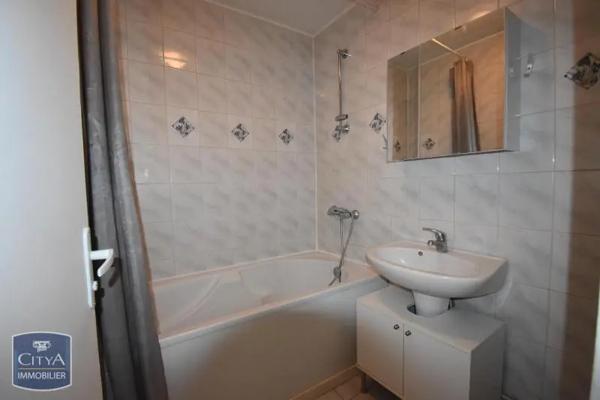 Appartement à louer 4 pièces 72.79m² Le Mans (72000)