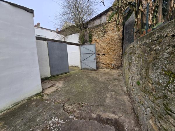 Maison à vendre 8 pièces LA ROCHE SUR YON (85)