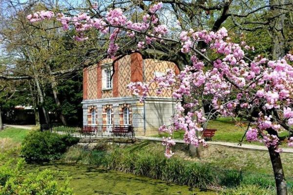 TRES BELLES PRESTATIONS  POUR CE 5 PIECES DE 102 m²