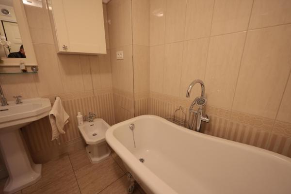 TRES BELLES PRESTATIONS  POUR CE 5 PIECES DE 102 m²